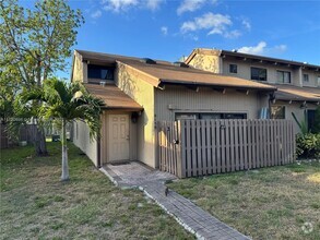Building Photo - 8115 SW 21st Ct
