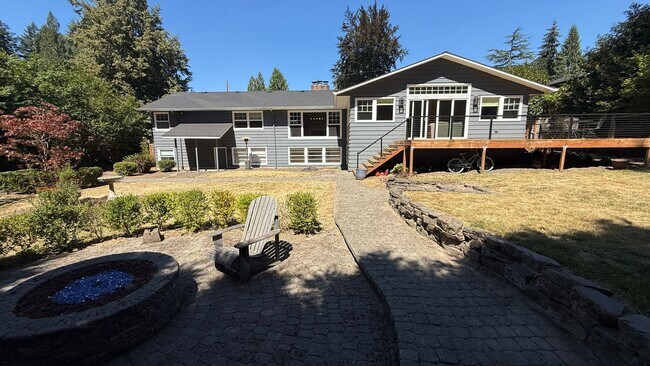 Building Photo - 3010 SW Underwood Dr
