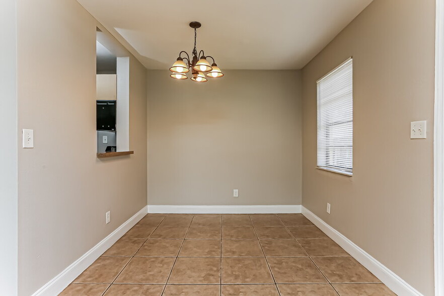 Building Photo - 1270 NW 29th Terrace