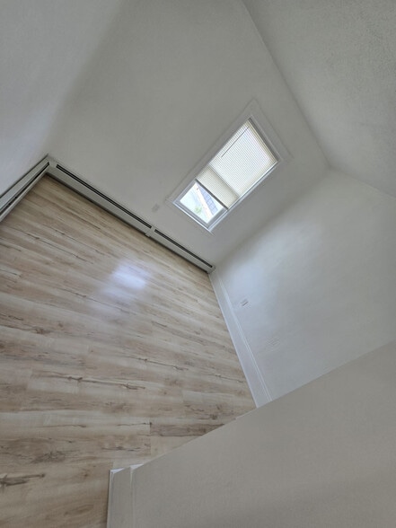 Building Photo - 1047 Eddy St