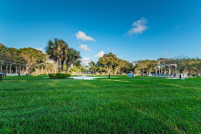 Building Photo - 2449 Columbia Dr