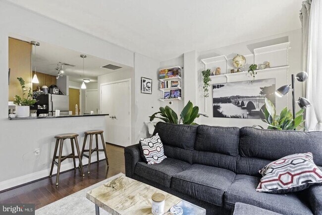 Building Photo - 2120 Vermont Ave NW