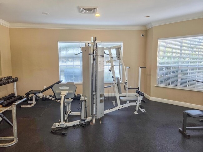 Building Photo - 520 Florida Club Blvd