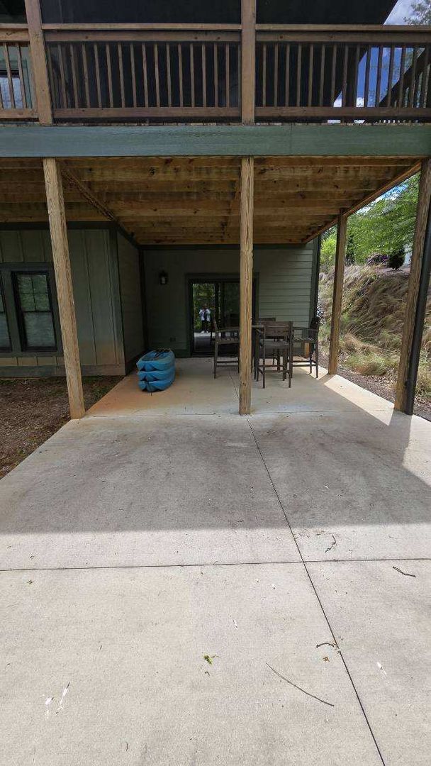 Building Photo - Modern 3BR/2BA Home in Prestigious Neighbo...