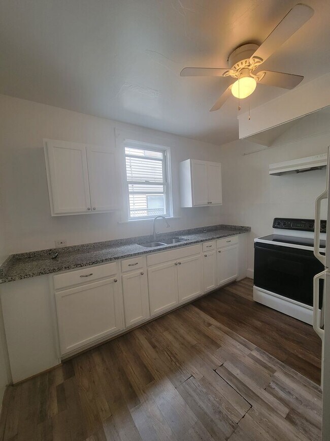 Building Photo - Trinh_4900 E Princess Anne Road