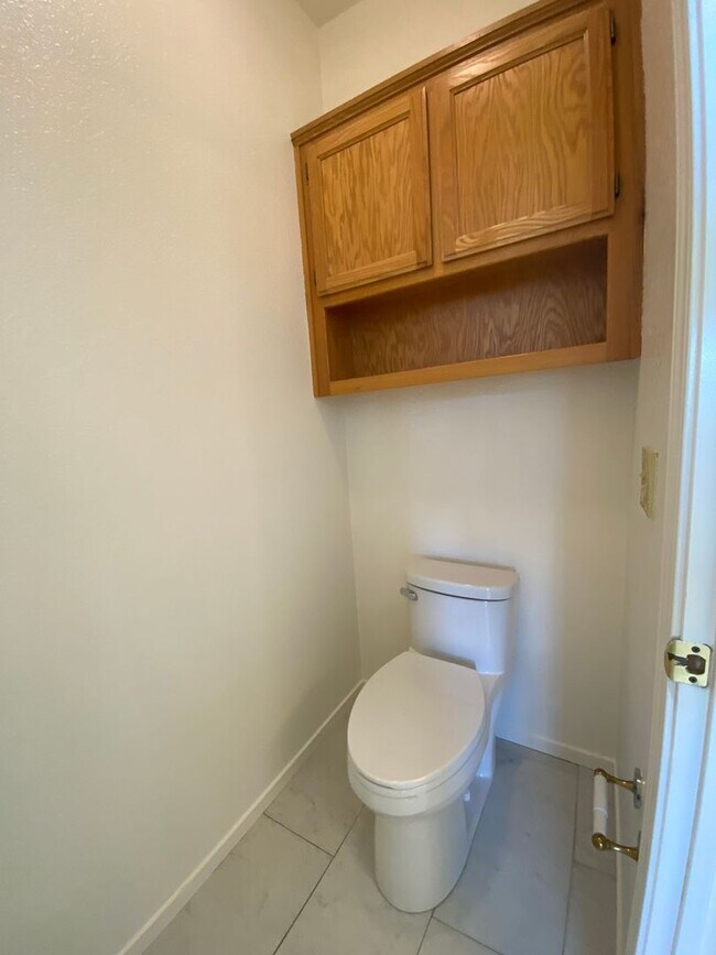 Building Photo - Castlerock Gated Community off Hilborn! Be...