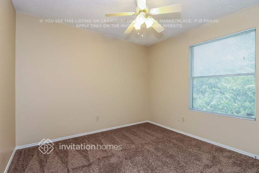 Building Photo - 3805 Waxwing Cir S