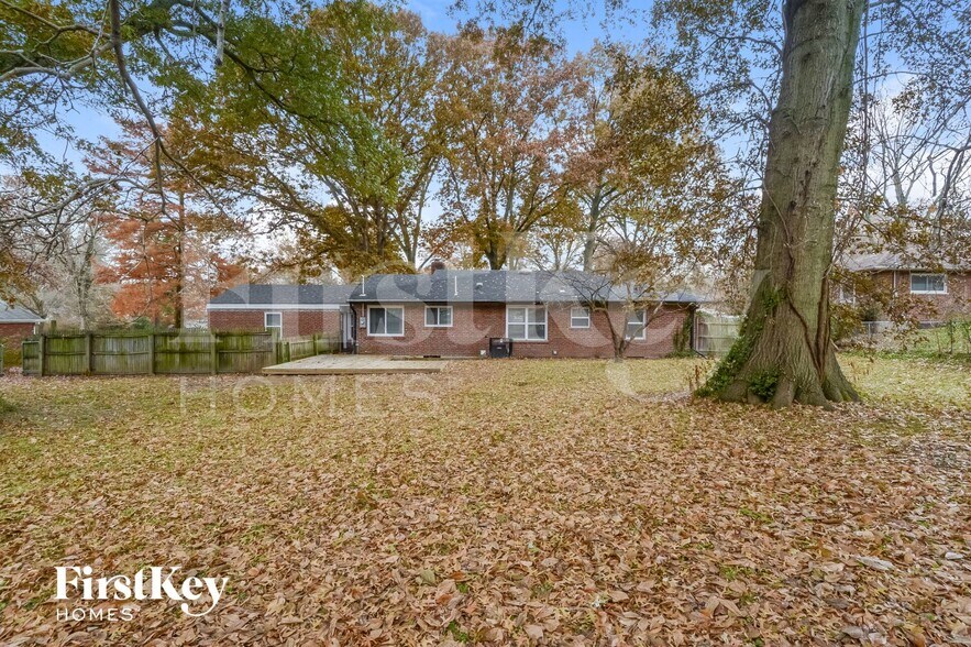 Building Photo - 10220 Capitol Dr