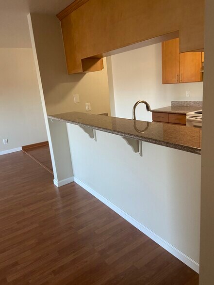 Building Photo - 281 Juana Ave