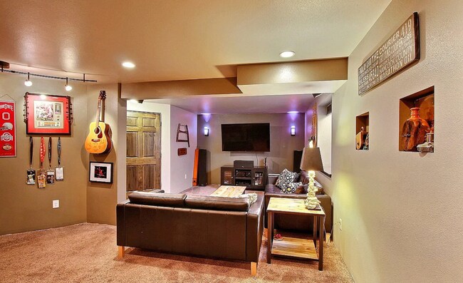 Building Photo - Spacious 4-Bedroom Home with Huge Fenced Y...