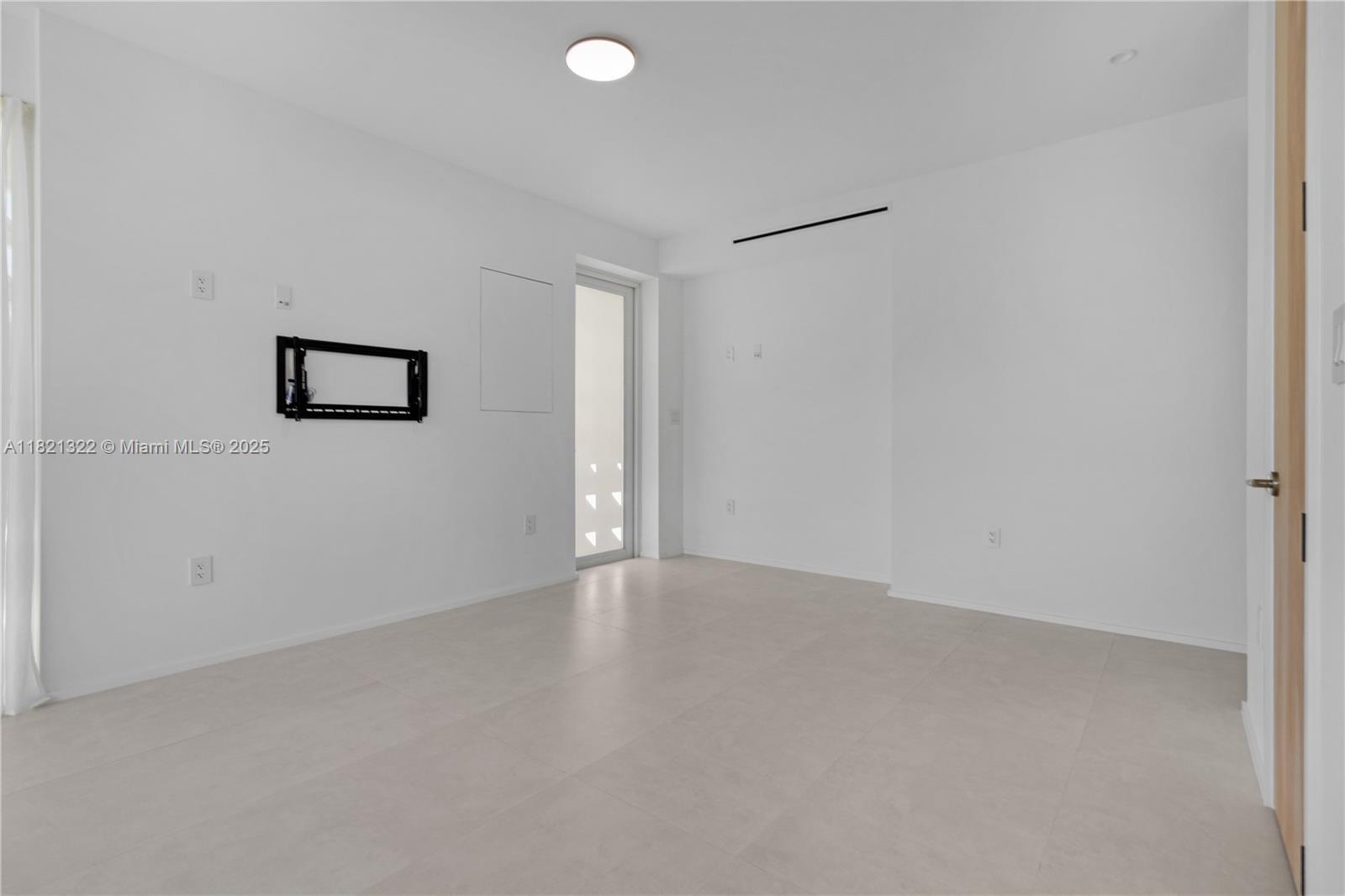 Building Photo - 4432 W Flagler St