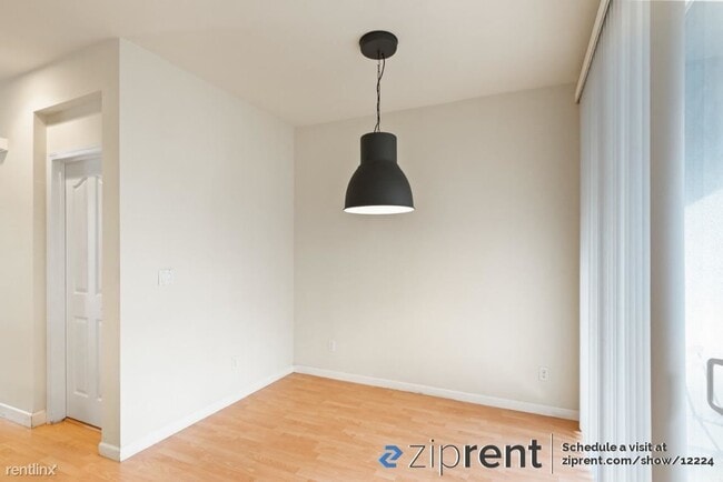 Building Photo - 3 br, 3.5 bath Townhome - 765 N 7th St, Sa...