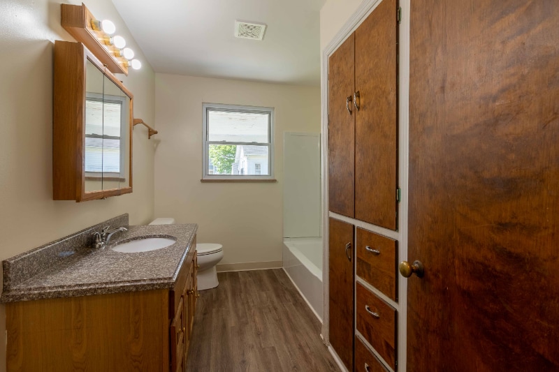 Building Photo - 629 Hanford St