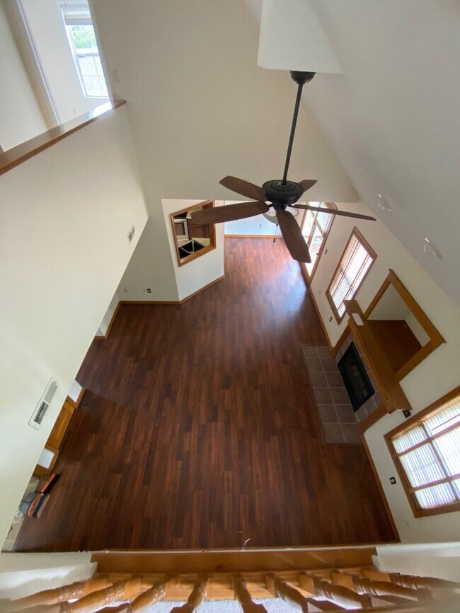 Building Photo - Gorgeous 3 Bedroom Home in South Columbia