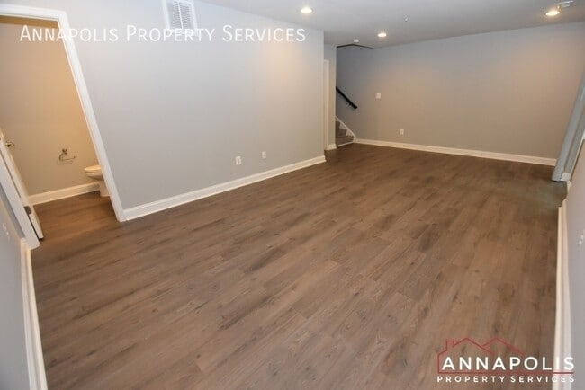 Building Photo - 2625 Smooth Alder St