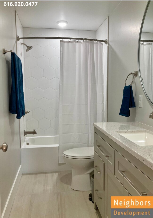 Building Photo - 927 Arianna St NW