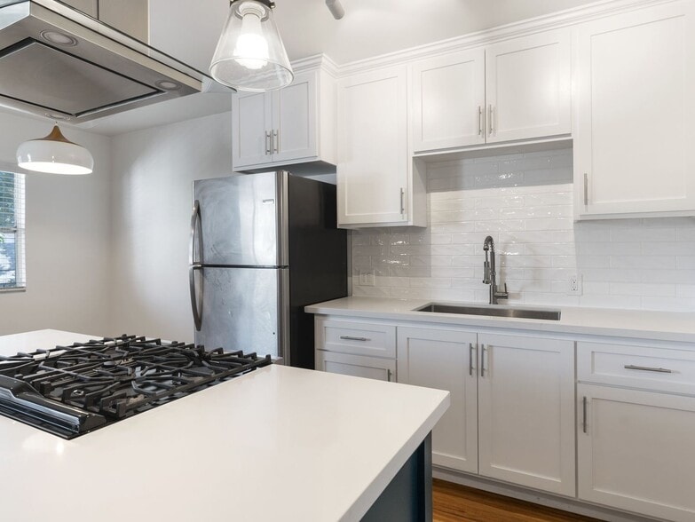 Building Photo - 936 Cedar Ave