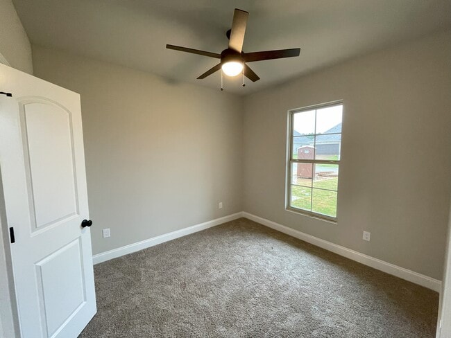 Building Photo - 118 Pne Lk Rd