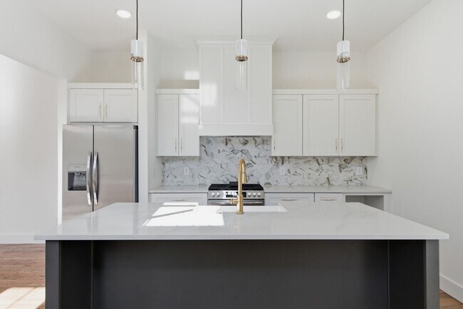 Building Photo - Stunning 4 bedroom East Nashville New Construction