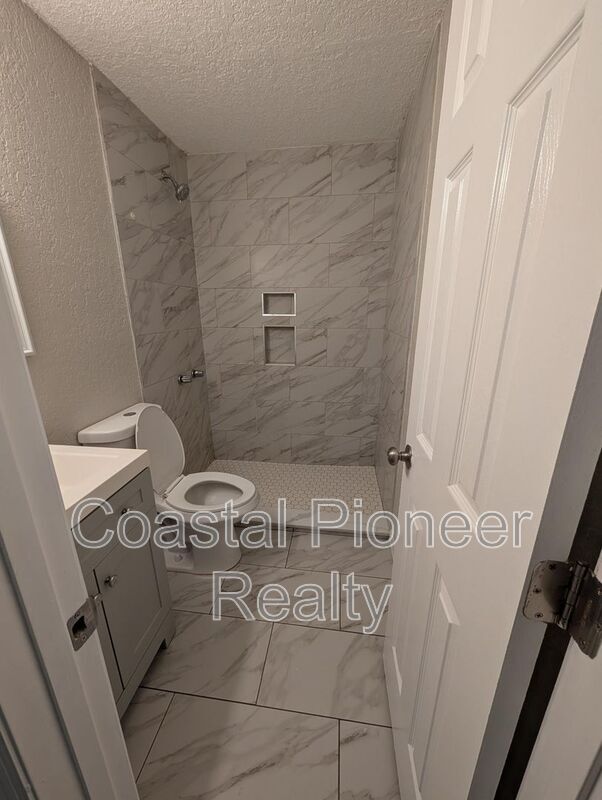 Building Photo - 5828 3rd St E