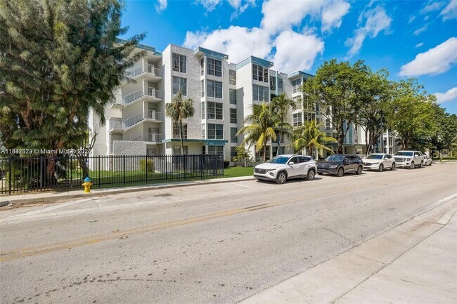 Building Photo - 17620 Atlantic Blvd