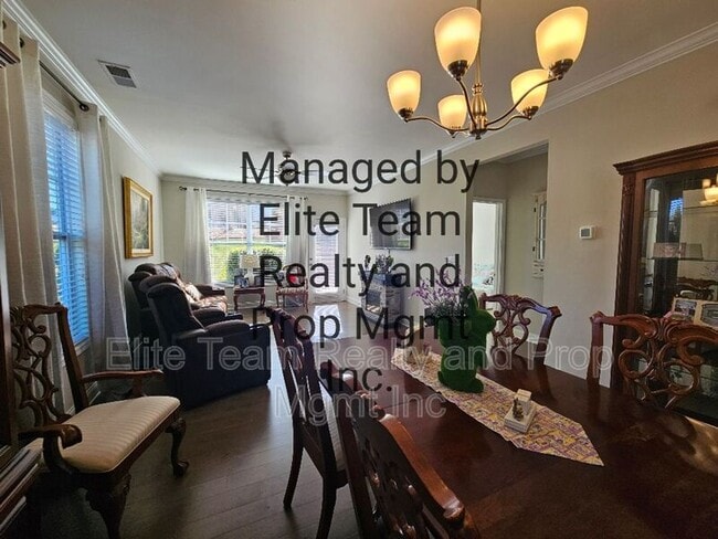 Building Photo - 990 Pennington Dr