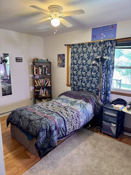 Bedroom 2 - 5111 Wallace Ave