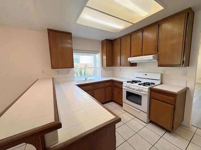 Building Photo - Beautiful Home in a Cul-de sac