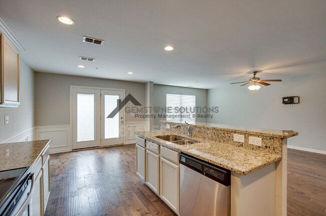 Building Photo - 4018 Commons Dr