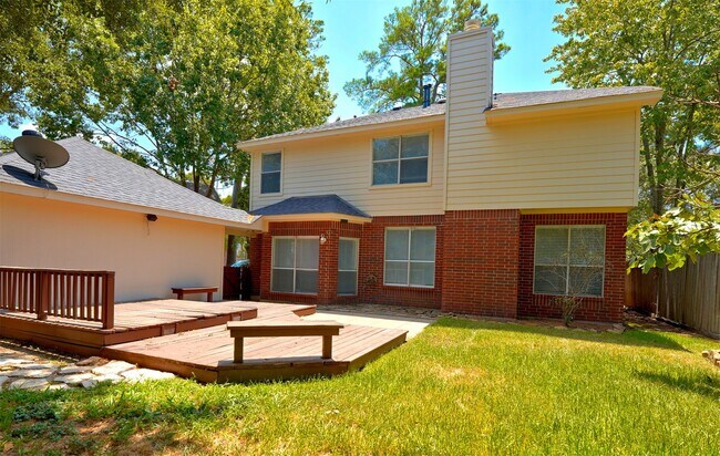 Building Photo - 15810 Hollow Rock Dr