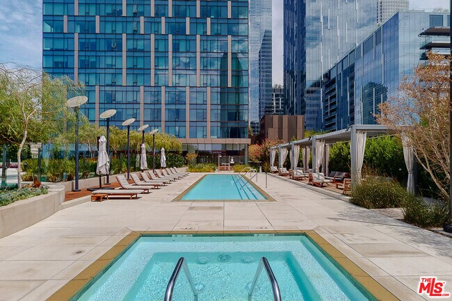 Building Photo - 889 Francisco St