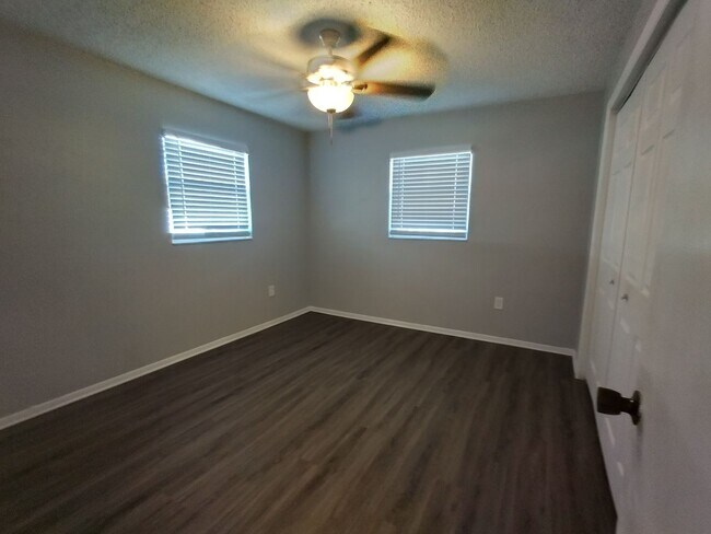 Building Photo - 1141 San Christopher Dr