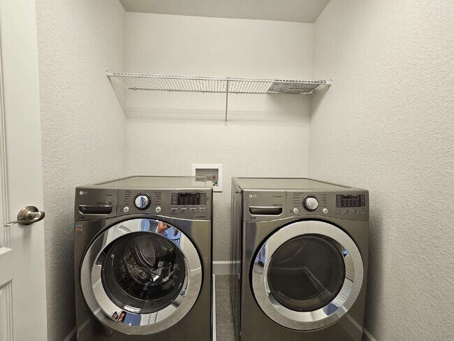 Building Photo - 1385 Castle Creek Cir