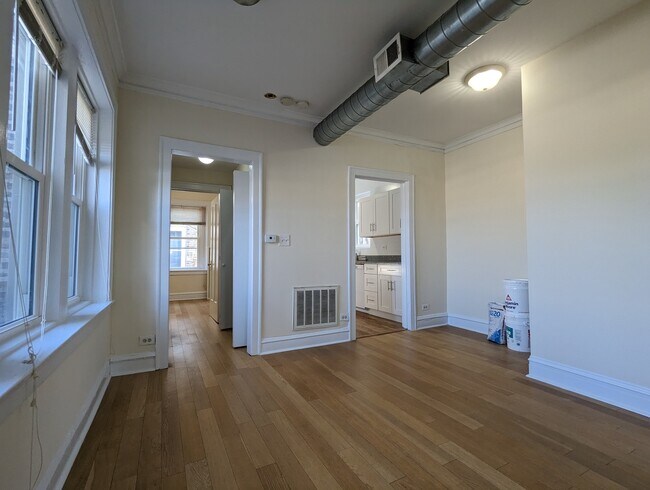 Building Photo - 3533 W Fullerton Ave