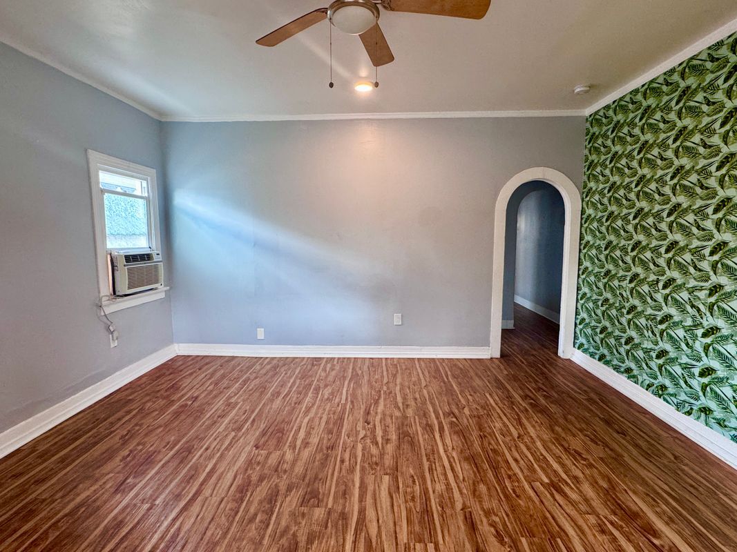 Building Photo - 1151 E 15th St