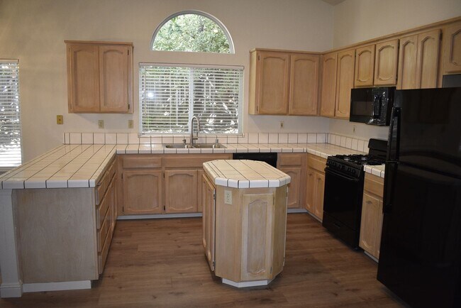 Building Photo - 8509 El Lindo Ct