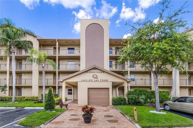 Building Photo - 1400 SW 124th Terrace