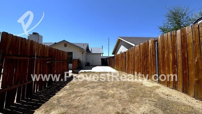 Building Photo - 13496 Vail Cir