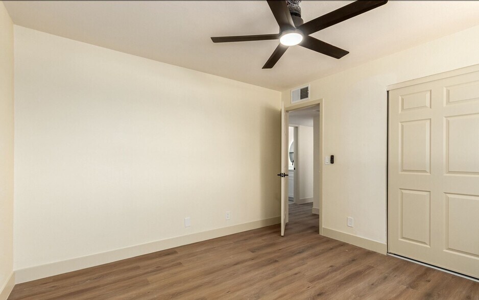 Building Photo - 12613 N 29th Ave