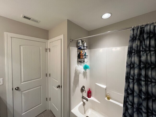 Building Photo - Exceptional 4BD, 2.5BA Cary Townhome with 2-Car Garage, Bonus 2nd Floor Living Space, and Private...