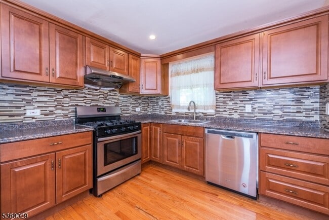 Building Photo - 23 Distler Ave
