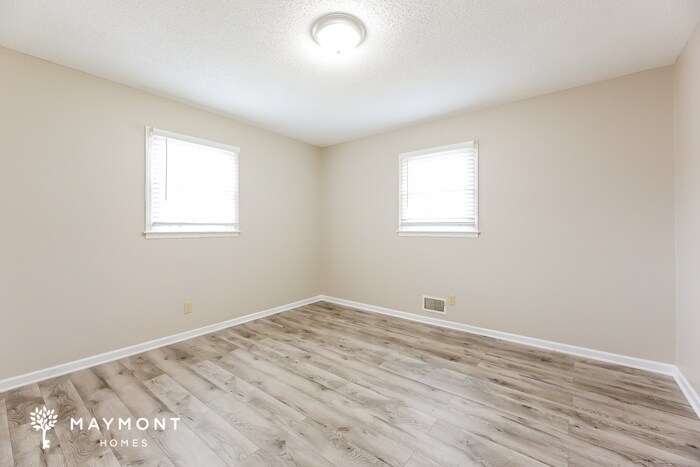 Building Photo - 151 Twin Creek Dr