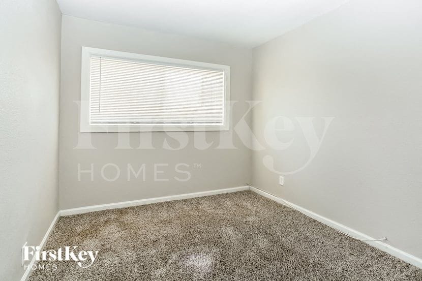 Building Photo - 1904 Carver Ave