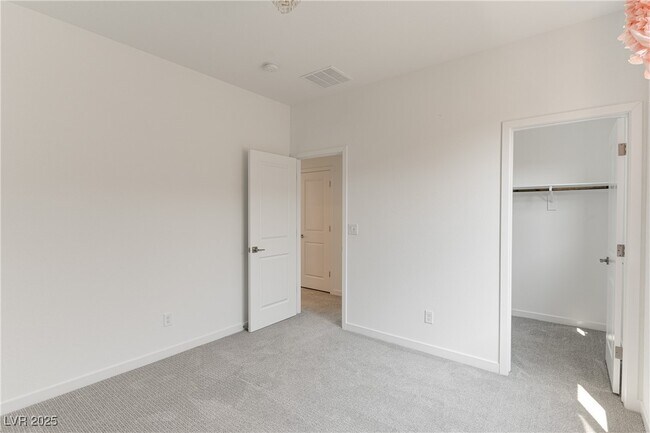 Building Photo - 6333 Redstone Hls Dr