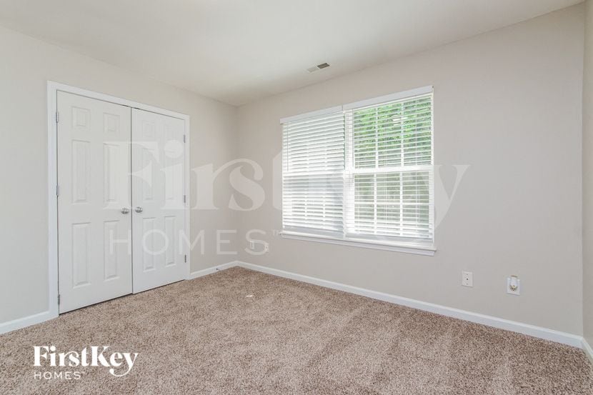 Building Photo - 236 N Honey Springs Ave