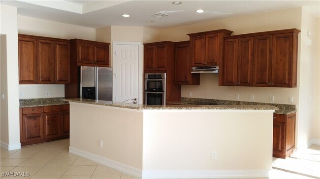 Building Photo - 10153 Avalon Lake Cir