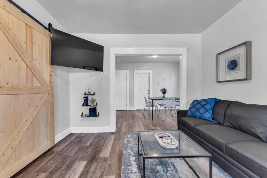 Building Photo - 1817 Mayview Ave