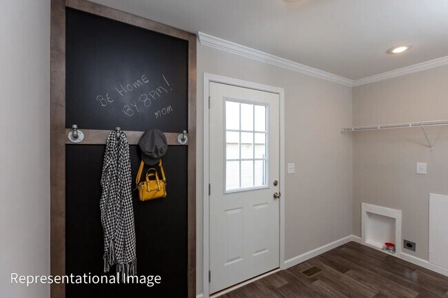 Building Photo - Knoxville 37920 - 3 bedroom 2 bath - call ...