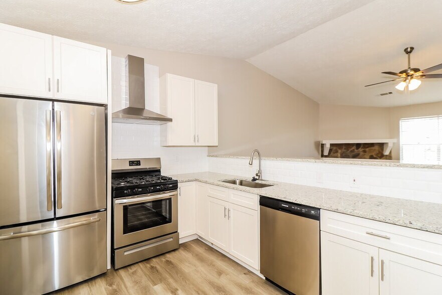 Building Photo - 5175 Sugar Crest Dr