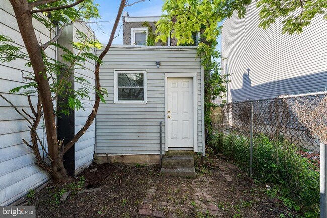 Building Photo - 3088 Weikel St